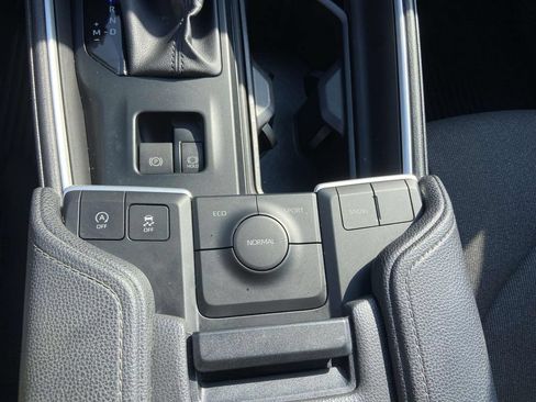 Used 2025 Toyota Grand Highlander FWD image 27
