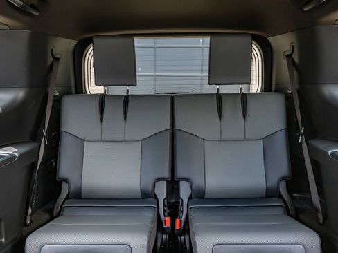 Used 2025 Lexus GX 550 w/ Cold Area Package AWD/4WD image 37
