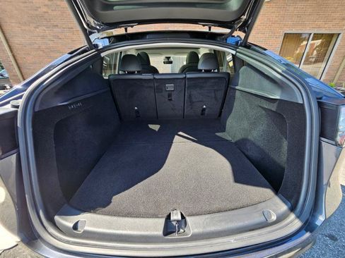Used 2024 Tesla Model Y Long Range AWD/4WD image 70