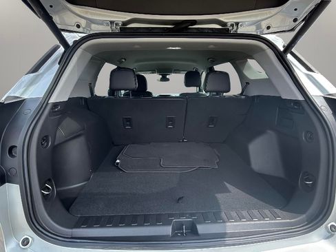 Used 2022 GMC Terrain SLT image 16