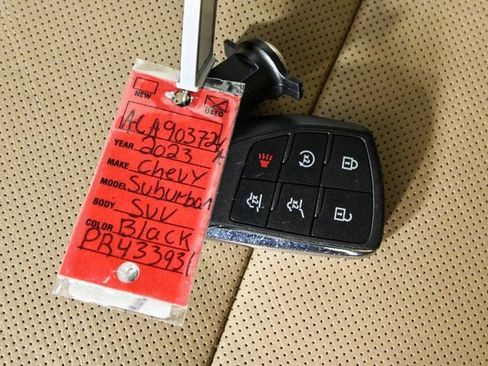 Used 2023 Chevrolet Suburban Premier image 41