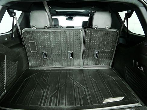 Certified 2024 Chevrolet Suburban RST w/ Luxury Package RWD image 32