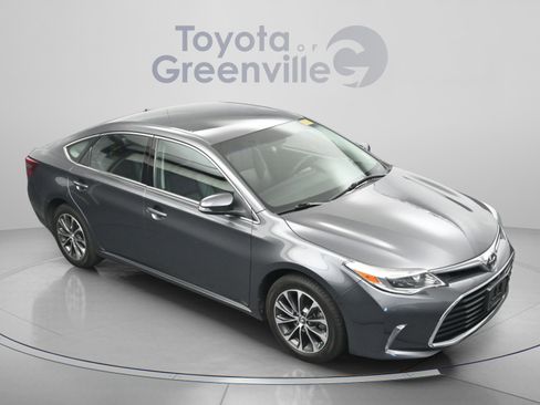 Used 2016 Toyota Avalon XLE image 19