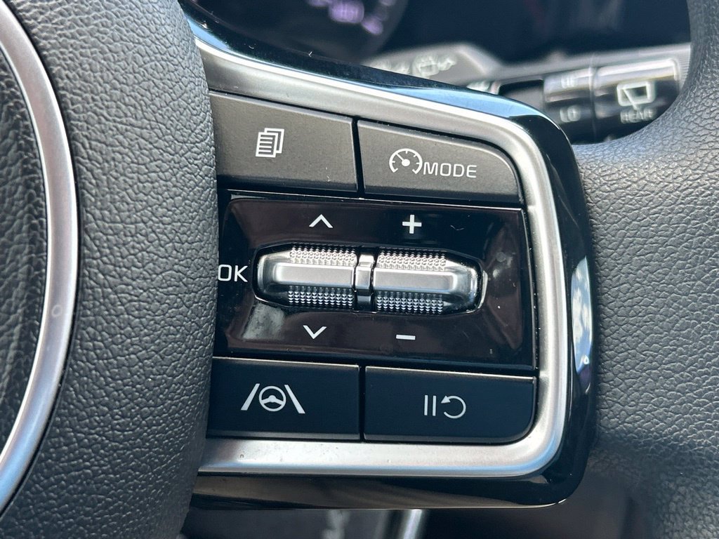 Used 2023 Kia Sorento LX FWD image 26