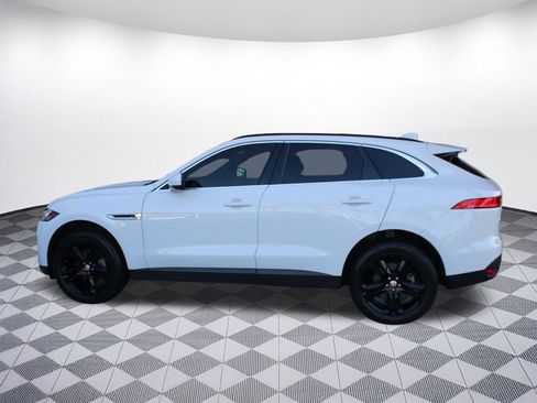 Used 2019 Jaguar F-PACE Premium image 2