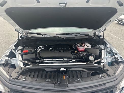 Used 2025 Chevrolet Silverado 1500 Custom image 32