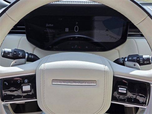 Used 2024 Land Rover Range Rover Autobiography image 21