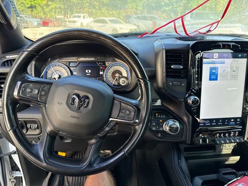 Used 2022 RAM 1500 Limited w/ Body-Colour Bumper Group AWD/4WD image 12