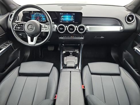 Used 2023 Mercedes-Benz GLB 250 4MATIC image 11