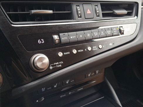 Used 2022 Lexus ES 350 w/ Premium Package FWD image 17