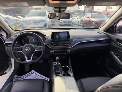 Used 2024 Nissan Altima 2.5 SR image 24