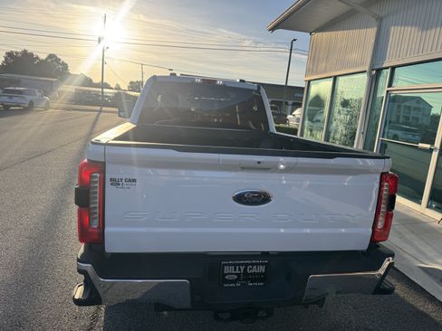 Used 2026 Ford F250 Lariat AWD/4WD image 3