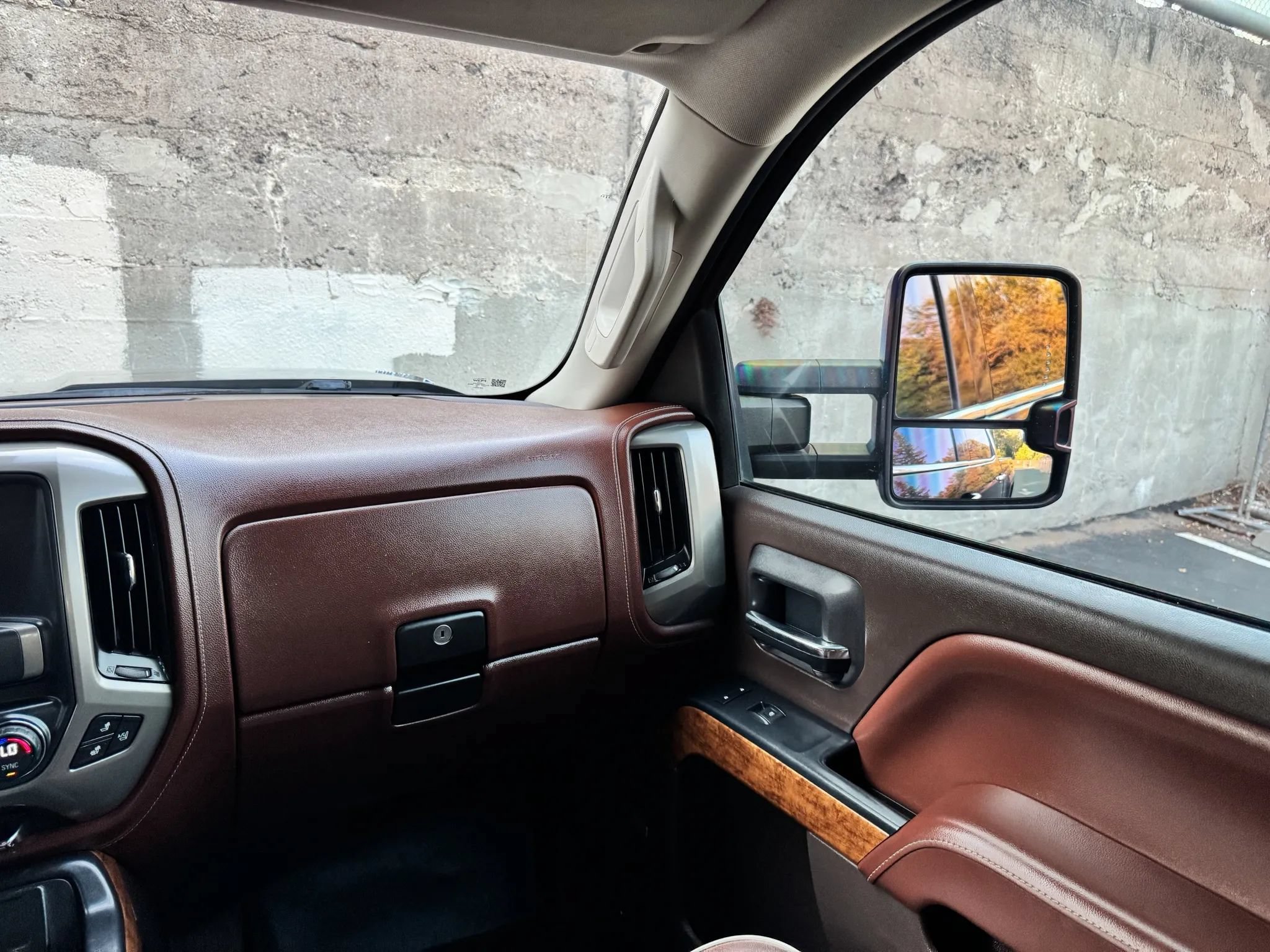 Used 2015 Chevrolet Silverado 2500 High Country w/ Duramax Plus Package AWD/4WD image 34