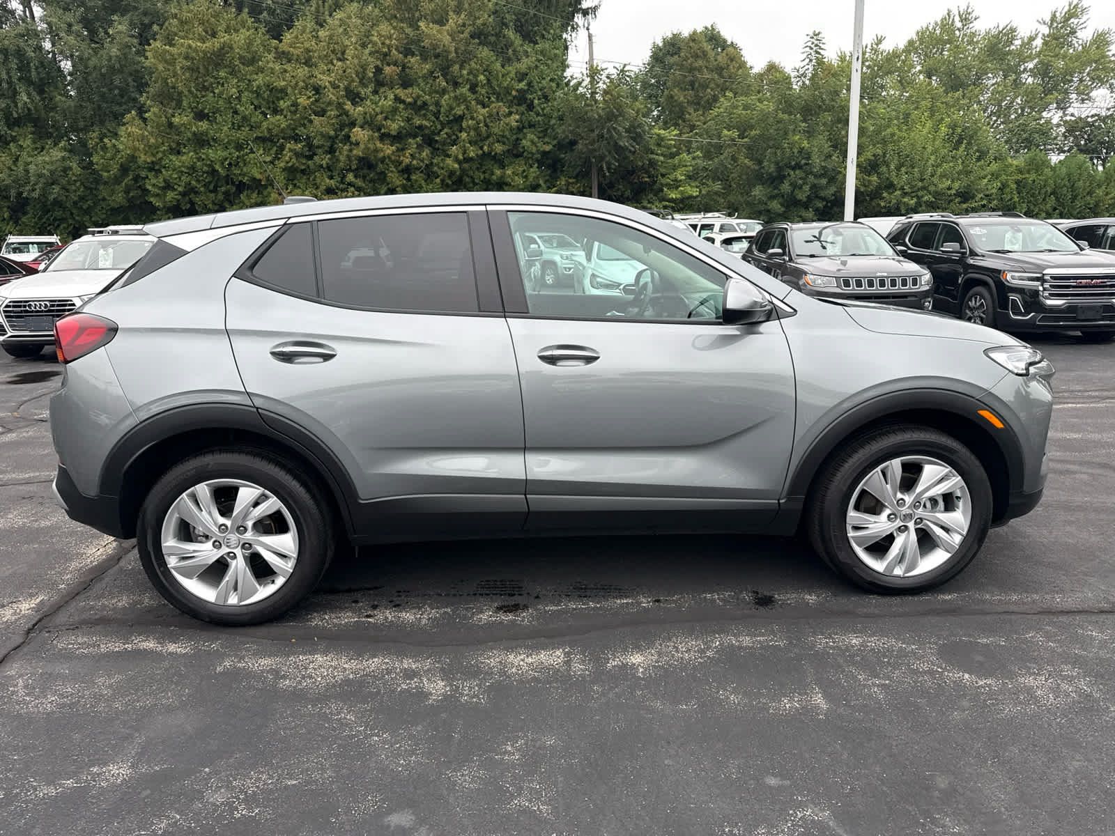Used 2026 Buick Encore GX Preferred w/ Comfort Package AWD/4WD image 2