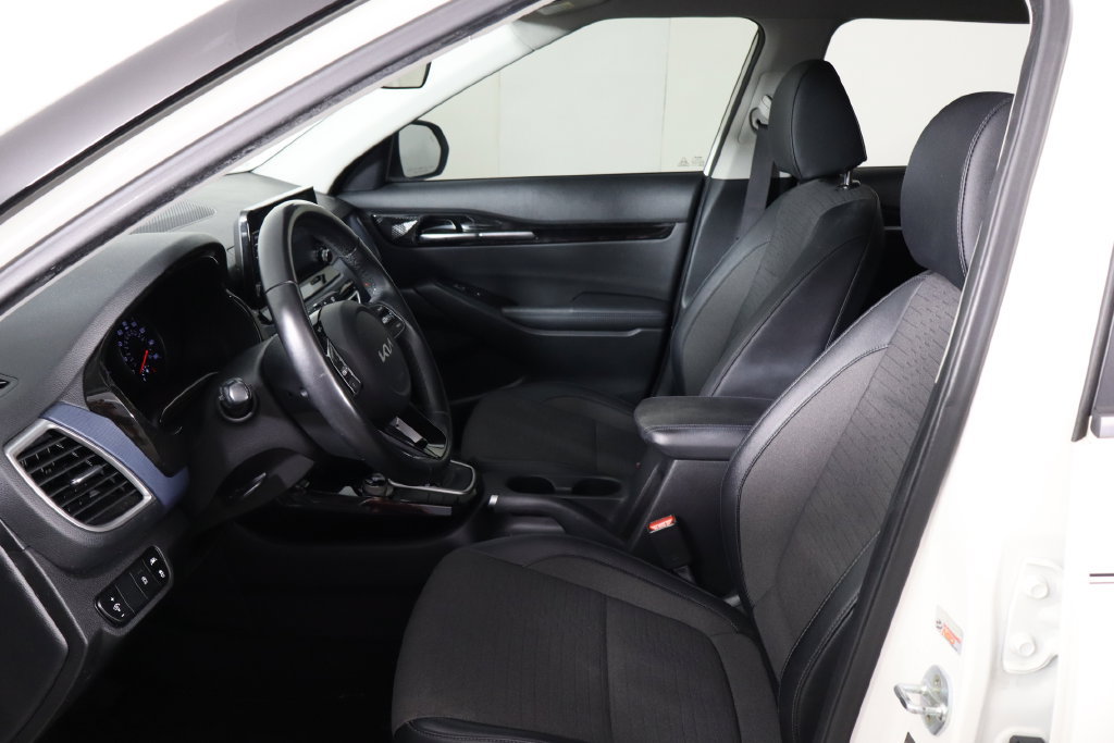Used 2023 Kia Seltos S FWD image 14