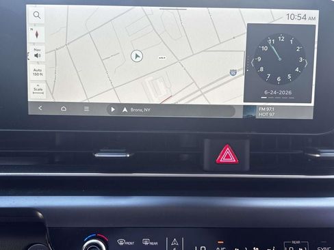 Used 2026 Kia Carnival FWD image 28
