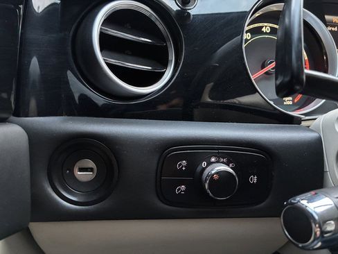 Used 2015 Bentley Flying Spur V8 image 15