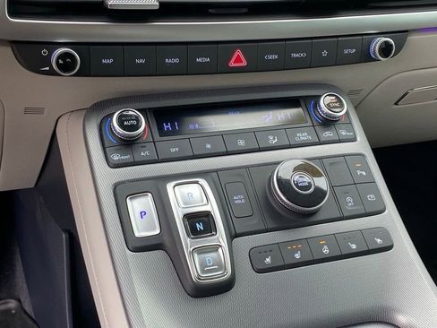 Used 2025 Hyundai Palisade Limited image 17