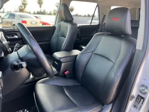 Certified 2024 Toyota 4Runner TRD Off-Road Premium w/ Moonroof Package AWD/4WD image 15
