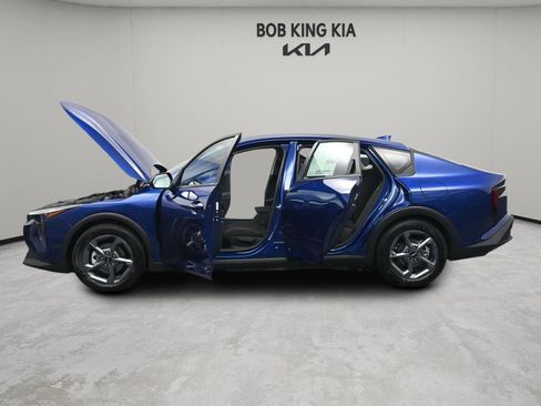 New 2026 Kia K4 FWD image 35