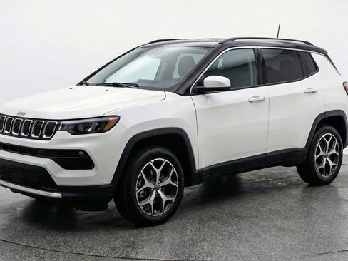 Used 2025 Jeep Compass Limited AWD/4WD image 3