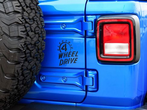 Used 2024 Jeep Wrangler Unlimited AWD/4WD image 12