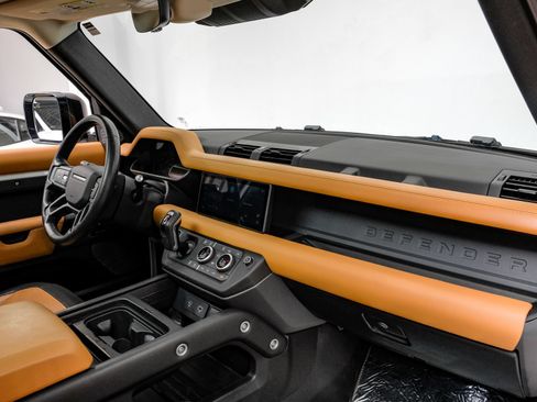 Used 2023 Land Rover Defender 110 X-Dynamic SE AWD/4WD image 15