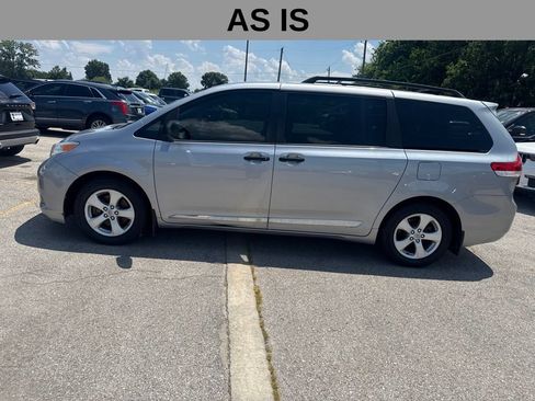 Used 2014 Toyota Sienna L FWD image 8