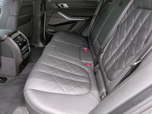 Certified 2025 BMW X5 xDrive40i w/ M Sport Package AWD/4WD image 36