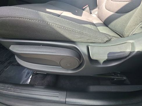 Certified 2025 Hyundai Tucson SE image 39