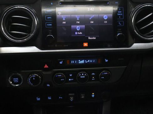 Used 2019 Toyota Tacoma TRD Sport image 20