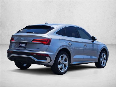 Used 2021 Audi Q5 2.0T Premium Plus w/ Premium Plus Package AWD/4WD image 2