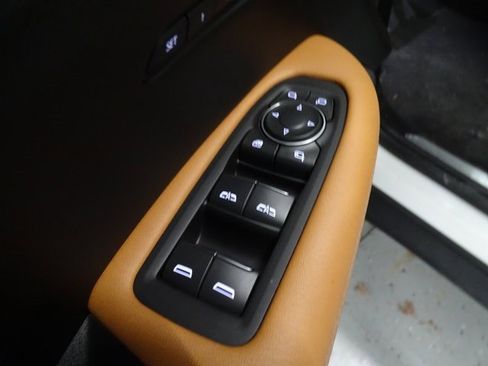 Used 2022 Cadillac XT5 Premium Luxury image 10