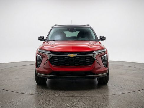 Used 2025 Chevrolet TrailBlazer LT FWD image 2