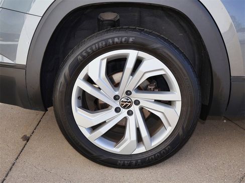 Certified 2022 Volkswagen Atlas SE image 10