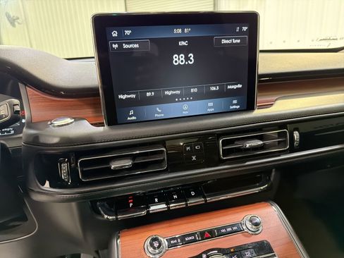 Used 2023 Lincoln Aviator Reserve image 17