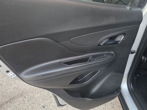 Used 2018 Buick Encore Essence image 24