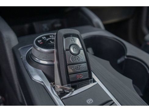 Used 2022 Ford Escape SEL w/ SEL Stealth AWD Package image 28