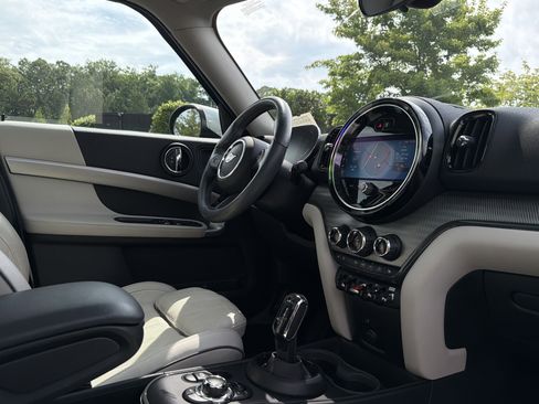 Used 2022 MINI Cooper Countryman S w/ Signature Upholstery Package AWD/4WD image 6