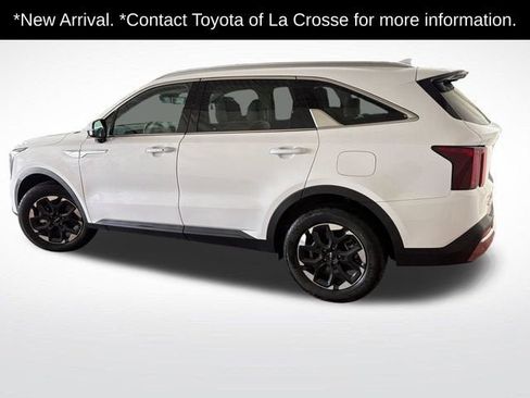 Used 2024 Kia Sorento S w/ Panoramic Sunroof Package image 2