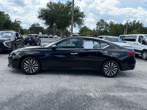 Used 2024 Nissan Altima 2.5 SV FWD image 4