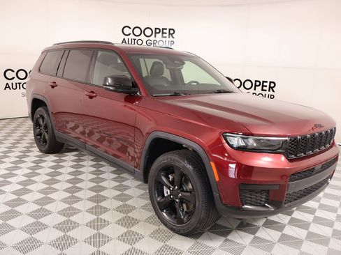Used 2023 Jeep Grand Cherokee L Laredo AWD/4WD image 1
