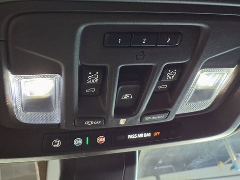 Used 2022 GMC Sierra 2500 Denali w/ Denali Ultimate Package image 24