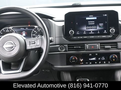 Used 2024 Nissan Pathfinder S AWD/4WD image 13