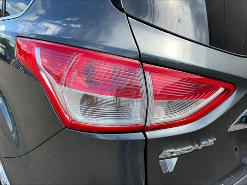 Used 2015 Ford Escape Titanium FWD image 23