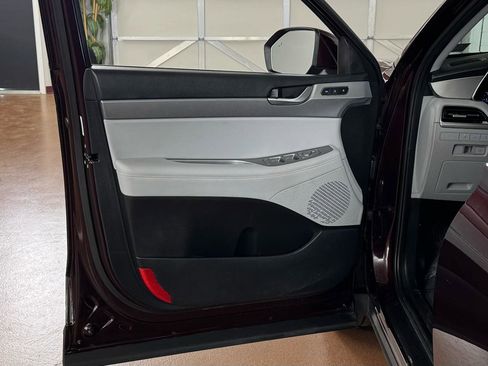 Used 2021 Hyundai Palisade SEL w/ Premium Package image 15