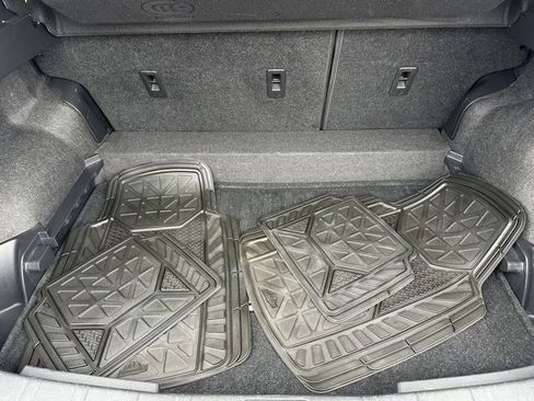 Used 2020 Nissan Rogue Sport S image 18