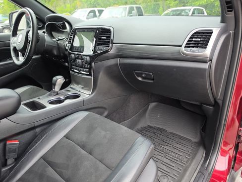 Used 2022 Jeep Grand Cherokee Laredo X RWD image 12