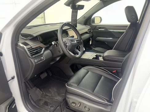 New 2026 GMC Acadia Denali w/ Super Cruise Package FWD image 10