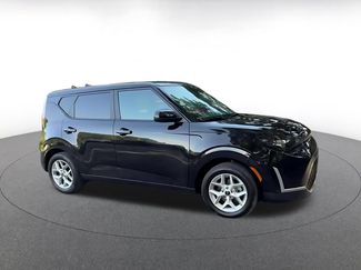 Used 2025 Kia Soul LX w/ LX Technology Package FWD video 2